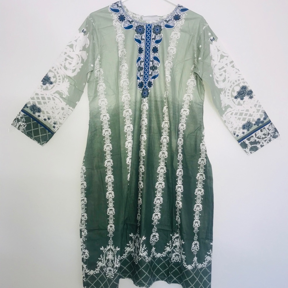 Pakistani/Indian shalwar kamees